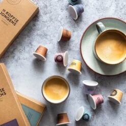 De Koffiejongens - Proefpakket - Nespresso Cups - 100% Biologisch Afbreekbaar - 6x10 Cups - Nespresso Compatible 7 De Koffiejongens - Proefpakket - Nespresso Cups - 100% Biologisch Afbreekbaar - 6x10 Cups - Nespresso Compatible -Koffiehuis 1200x1200 11