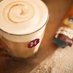 Douwe Egberts Verwenkoffie Latte Caramel Oploskoffie - 5 X 8 Zakjes -Koffiehuis 1200x1200 258