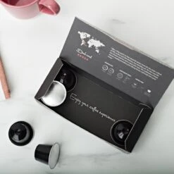 Aroma Club - Proefpakket Nespresso Compatible Capsules (100 St.) - 5 Smaken - Espresso & Lungo - 100% Aluminium Koffiecups 12 Aroma Club - Proefpakket Nespresso Compatible Capsules (100 St.) - 5 Smaken - Espresso & Lungo - 100% Aluminium Koffiecups -Koffiehuis 1200x1200 51