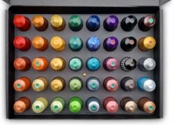 Koffie Proeverij Pakket Groot 40 Stuks Verschillende Smaken Met Mystery Card 'Get Well Soon' Met Persoonlijke (video) Boodschap | Verjaardag | Sinterklaas | Kerstpakket | Vaderdag | Moederdag | Jubileum | Valentijnsdag 13 Koffie Proeverij Pakket Groot 40 Stuks Verschillende Smaken Met Mystery Card 'Get Well Soon' Met Persoonlijke (video) Boodschap | Verjaardag | Sinterklaas | Kerstpakket | Vaderdag | Moederdag | Jubileum | Valentijnsdag -Koffiehuis 1200x865 1