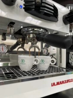 Rotterdamse Koffiebonen Tasty Proefpakket | ORIGINAL 3 X 500 GRAM 11 Rotterdamse Koffiebonen Tasty Proefpakket | ORIGINAL 3 X 500 GRAM -Koffiehuis 899x1200 7